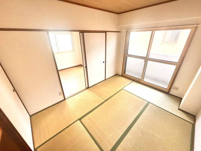 ガイ御影の和室