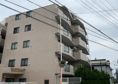 【現況写真】 | 朝日プラザ本厚木 | 眺望の良さを楽しめるダイニングキッチンで家族団らんの時間を過ごしてはいかがでしょうか。バルコニーから見える景色を家族で眺める時間は、時間が経つのを忘れてしまいそうですね。是非、現地を見に行きましょう！