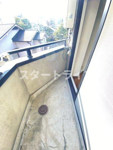 大阪市淀川区東三国１丁目の賃貸マンションのバルコニー