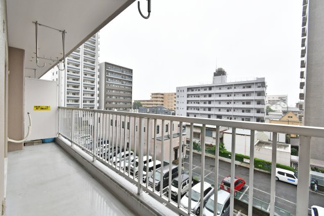 リッシェル上尾のバルコニー|難しいイメージの住宅ローンは経験スタッフが丁寧にお手伝いしますのでご安心下さい。「家を買って終わり」ではなく、「買ってからがスタート」と考え、一人ひとりにあった資金計画やプランをご提案致します！