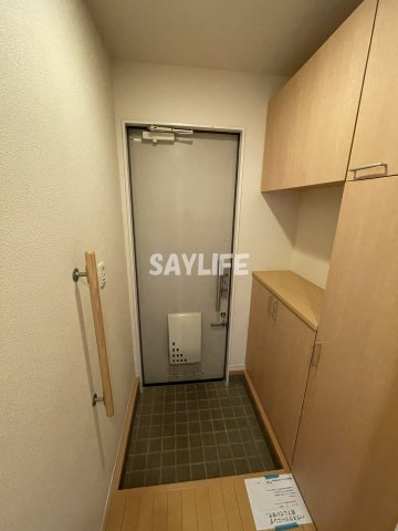 シャーメゾン稲田本町Aの玄関