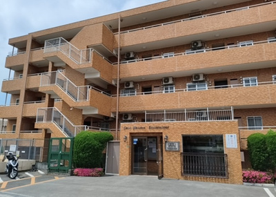 【外観】 | ライオンズマンション相武台前 | マンションの外観は非常に重要なポイントです！外観の善し悪しは資産価値に大きな影響を与えます。外観のいいマンションを購入することで、高値で売却がしやすく、買い手が見つかりやすいというメリットがあります。
