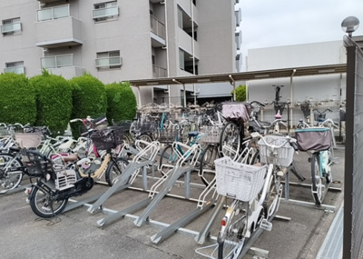 【駐輪場】 | ライオンズマンション相武台前 | マンションの駐輪場は、事前に空きがあるか確認を取ると安心です。せっかく入居したのに駐輪スペースがない！なんてことになったら大変ですよね。そこで、内見時や購入前にはまず事前に確認しておくと良いでしょう。