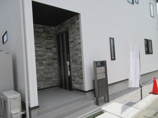 【仲介手数料無料】新築戸建　熊谷市赤城町1-145-1（全2棟）の玄関