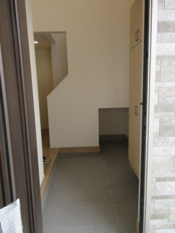 【仲介手数料無料】新築戸建　熊谷市赤城町1-145-1（全2棟）の玄関