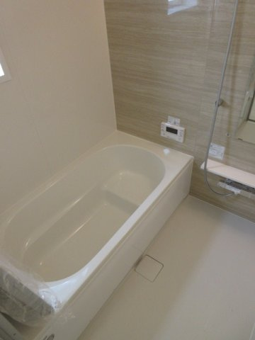 【仲介手数料無料】新築戸建　熊谷市赤城町1-145-1（全2棟）の浴室