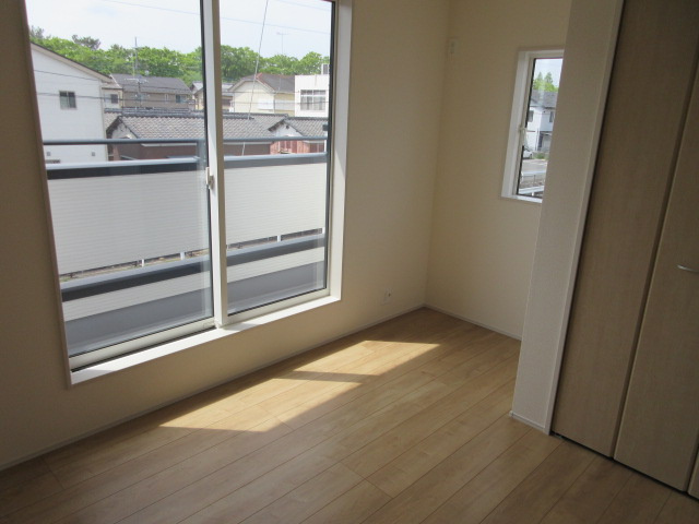 【仲介手数料無料】新築戸建　熊谷市赤城町1-145-1（全2棟）の洋室