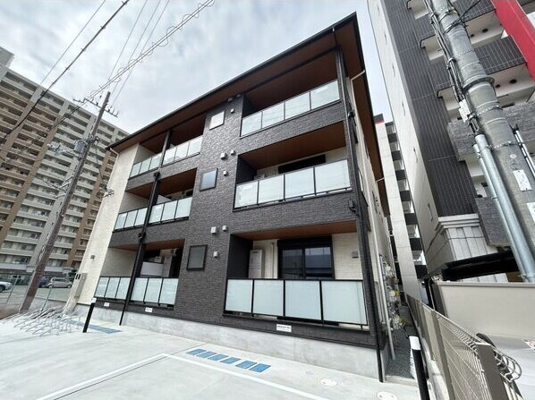 シエーナ川西中央３