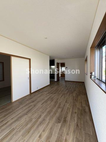 【居間・リビング】 | 全室ゆったり６帖以上！住み心地も快適な4LDKのお住まいです♪