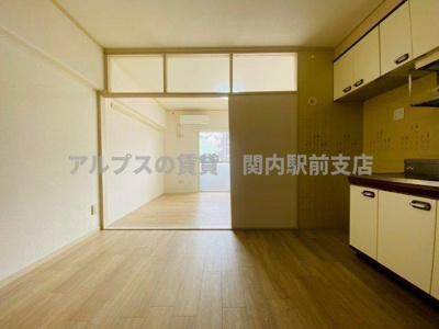 【居間・リビング】 | ちぇるる野毛 | 広角レンズで撮影の為、実際の見え方と異なります。