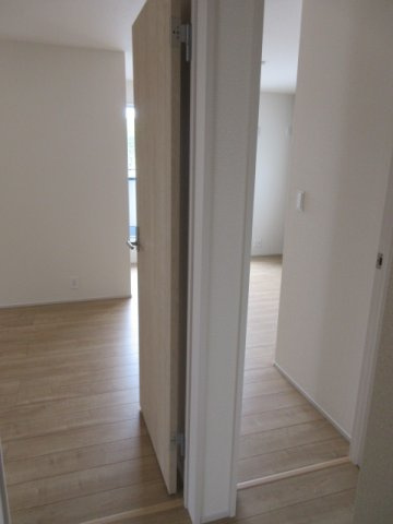 【仲介手数料無料】新築戸建　熊谷市赤城町1-145-1（全2棟）の洋室