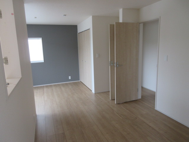 【仲介手数料無料】新築戸建　熊谷市赤城町1-145-1（全2棟）の洋室