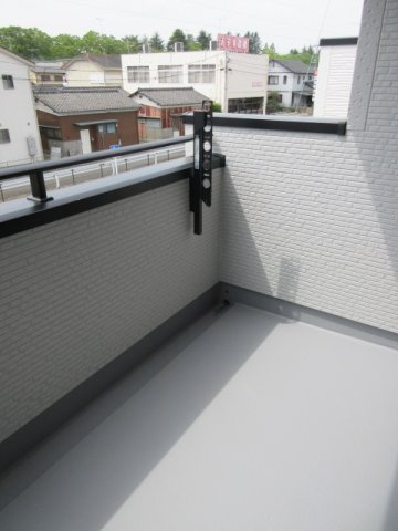 【仲介手数料無料】新築戸建　熊谷市赤城町1-145-1（全2棟）のバルコニー