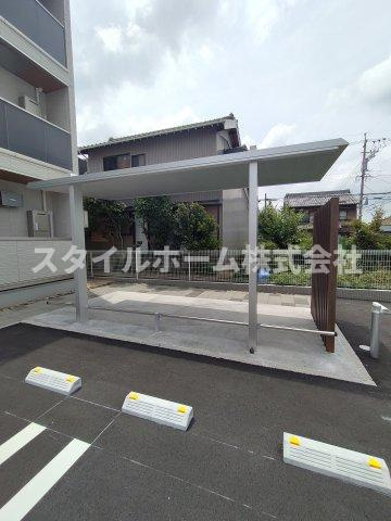 D-avance 西塚の駐車場