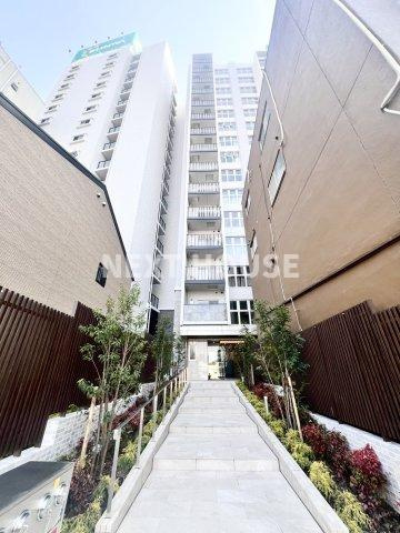 スプランディッド上本町WESTの外観