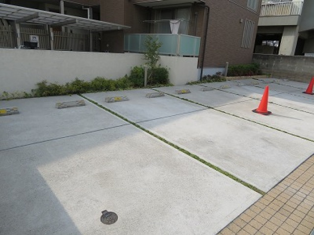 シャーメゾンクローバーの駐車場