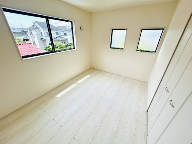 千葉市花見川区こてはし台６丁目第８の洋室
