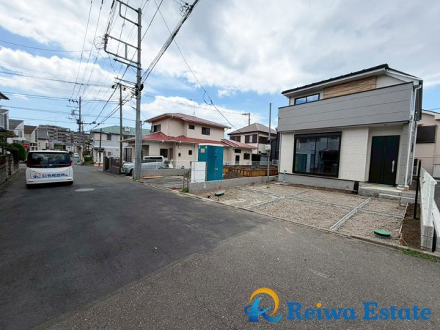 新築戸建　茅ヶ崎市富士見町の前面道路含む現地写真