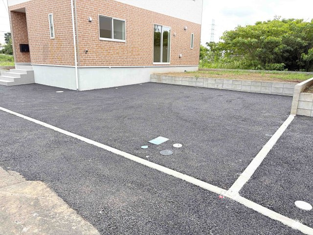 古河市中田第6　新築戸建て　1号棟の駐車場|カースペースは2台お停めいただけます♪