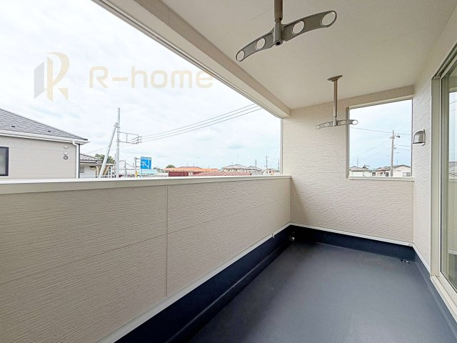 古河市中田第6　新築戸建て　1号棟のバルコニー|急な雨でも安心のインナーバルコニー♪忙しいご夫婦も大満足♪