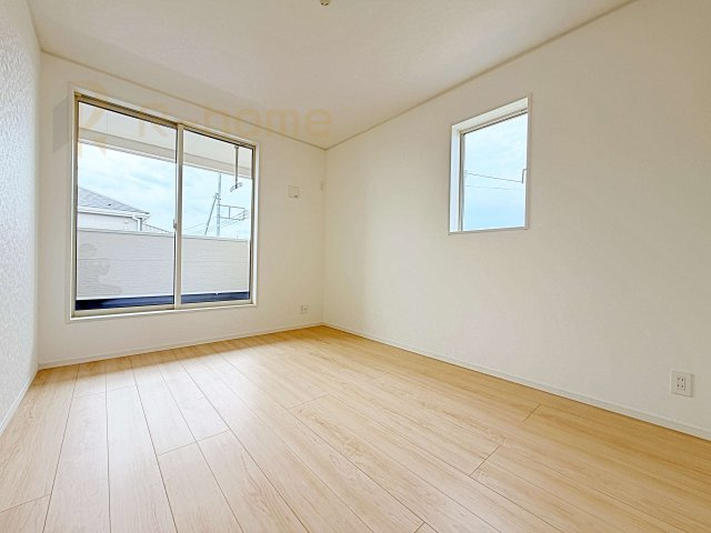 古河市中田第6　新築戸建て　1号棟の洋室|2面窓の風通しの良い洋室です♪差し込む暖かな陽当たりで、室内がくつろげる空間に早変わりです♪