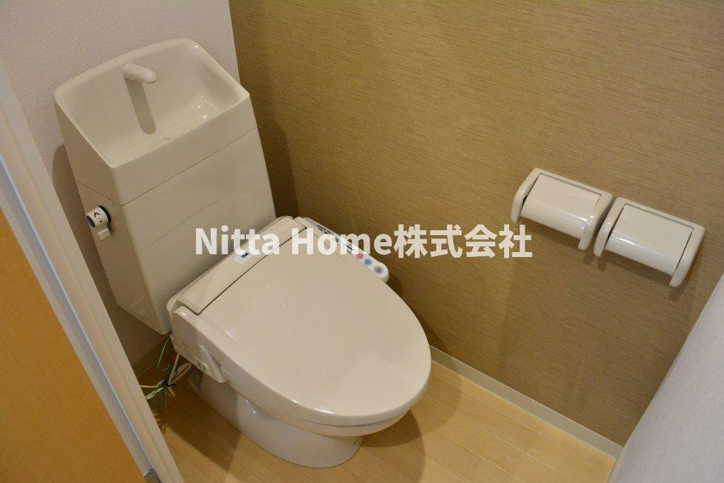 エルメゾン東羽合のトイレ|シャワー付きのトイレです★
