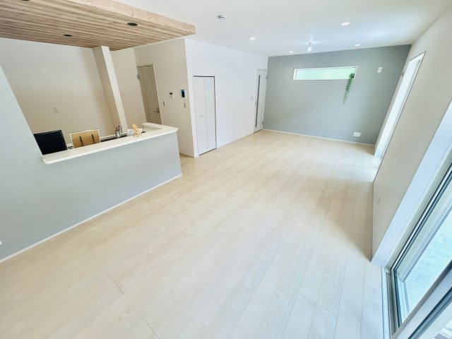 千葉市花見川区こてはし台６丁目第８の居間・リビング