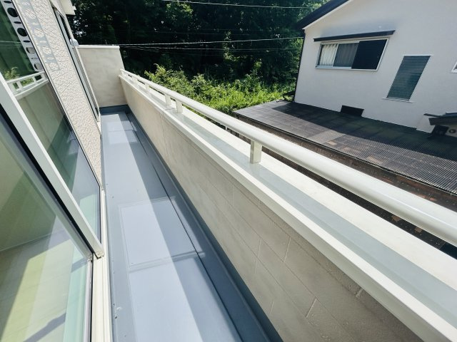 千葉市花見川区こてはし台６丁目第８のバルコニー