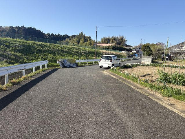 勿来町関田西二丁目 売土地の前面道路含む現地写真