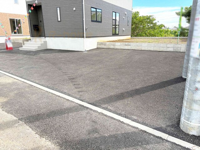 古河市中田第6　新築戸建て　2号棟の駐車場|カースペースは2台お停めいただけます♪