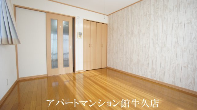 サントロぺBの居間・リビング