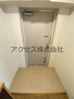 【玄関】 | ※同建物別室、参考写真