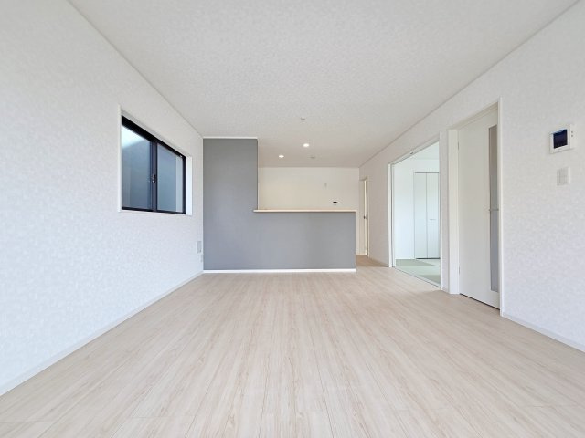 【居間・リビング】 | 東海市加木屋町第36の2号棟【仲介手数料0円】