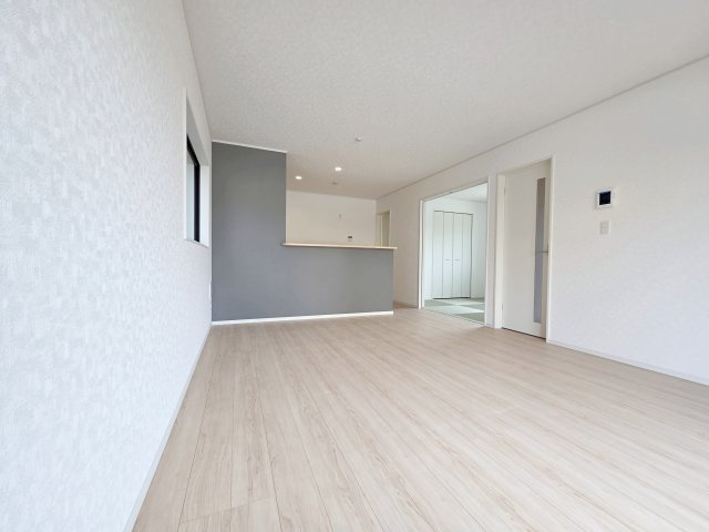 【居間・リビング】 | 東海市加木屋町第36の2号棟【仲介手数料0円】