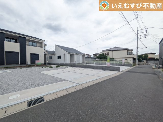 Livele Garden.S　大泉第16寄木戸の前面道路含む現地写真|充分な広さの4ｍ前面道路
間口が広くお車の出し入れも問題なく行えるスペースが確保されています♪