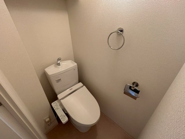 SERENiTE本町refletのトイレ