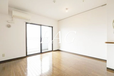 【居間・リビング】 | アポロハイツ | 洋室のお部屋です。