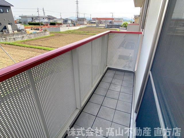 直方市大字上頓野のアパートのバルコニー