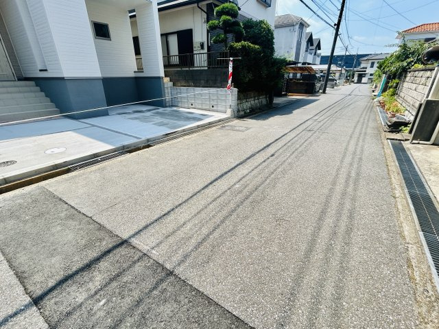 千葉市花見川区こてはし台１丁目第３の前面道路含む現地写真