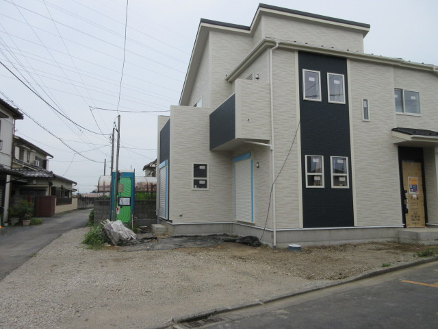 【仲介手数料無料】新築戸建　熊谷市円光2-6-26（全1棟）の前面道路含む現地写真