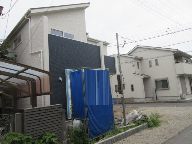 【仲介手数料無料】新築戸建　熊谷市円光2-6-26（全1棟）の前面道路含む現地写真