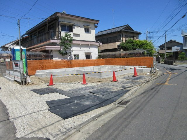 【仲介手数料無料】新築戸建　熊谷市円光2-6-26（全1棟）の前面道路含む現地写真
