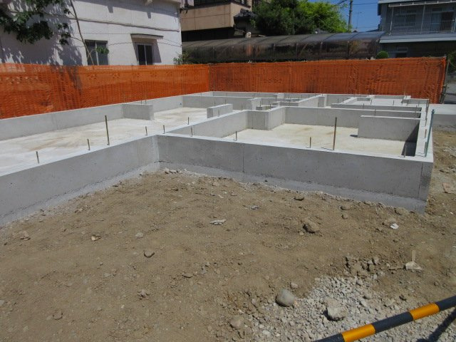 【仲介手数料無料】新築戸建　熊谷市円光2-6-26（全1棟）の前面道路含む現地写真