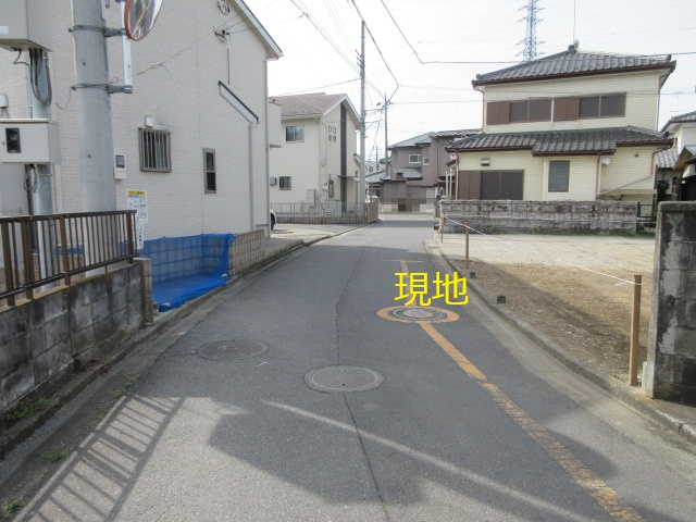 【仲介手数料無料】新築戸建　熊谷市円光2-6-26（全1棟）の前面道路含む現地写真
