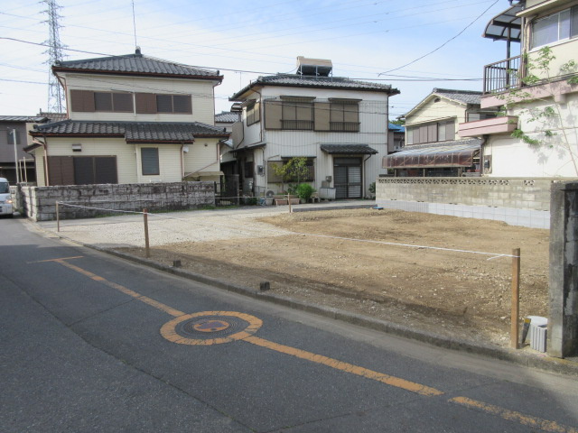 【仲介手数料無料】新築戸建　熊谷市円光2-6-26（全1棟）の前面道路含む現地写真