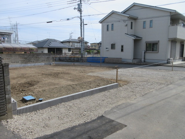 【仲介手数料無料】新築戸建　熊谷市円光2-6-26（全1棟）の前面道路含む現地写真