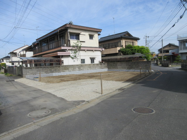 【仲介手数料無料】新築戸建　熊谷市円光2-6-26（全1棟）の前面道路含む現地写真