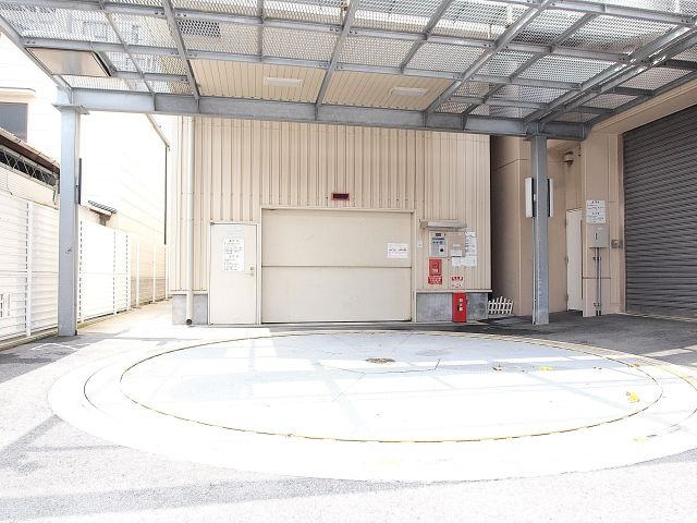 カスタリアタワー長堀橋の駐車場