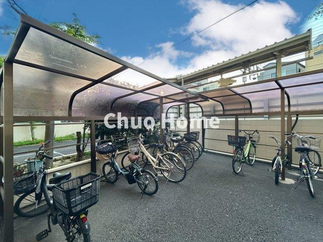 MAC柴又コートの駐輪場|【自転車置き場】最新の空き状況や費用などの詳細は担当スタッフまでお問い合わせください。