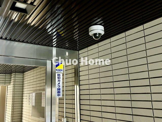 MAC柴又コートの防犯設備|【防犯カメラ】何かあった時の大事な証拠になることももちろんなりますが、防犯というくらいですので大事なのは防犯カメラがあることによって抑止力につながることですよね。